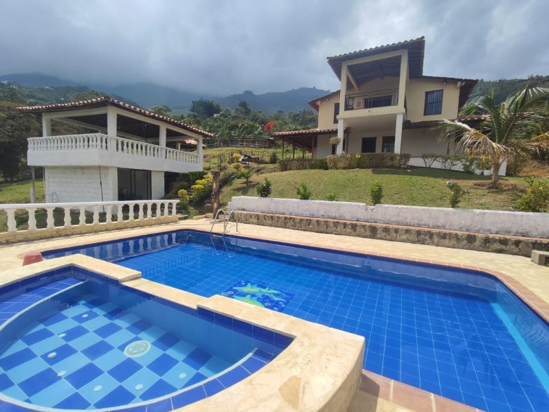 Finca disponible para Arriendo en Girardota Via Manga Arriba Foto numero 1